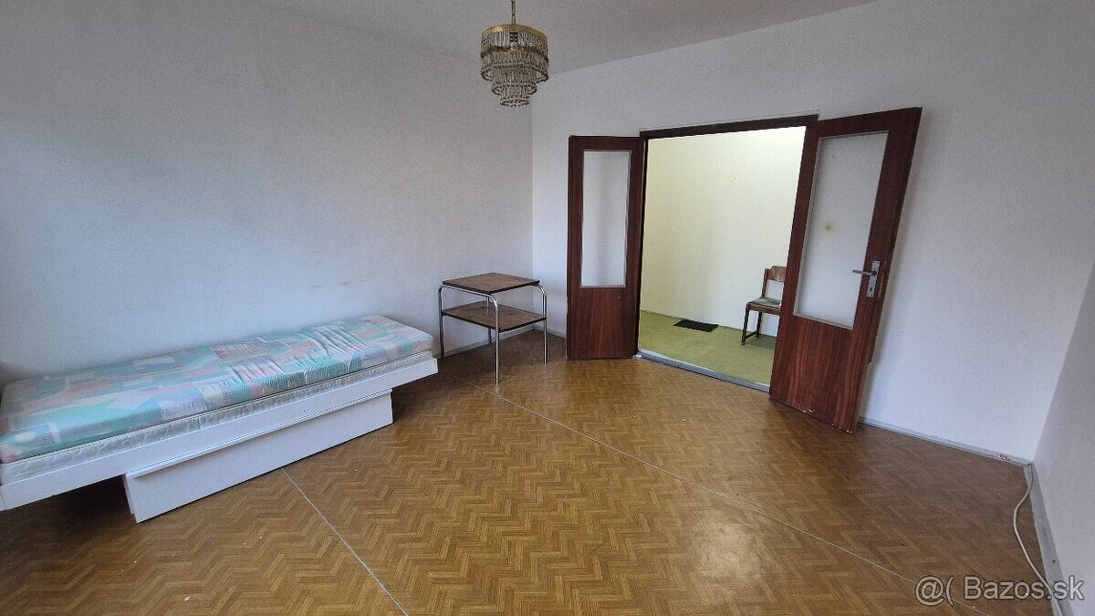 NA PREDAJ 1-IZBOVÝ BYT - 13