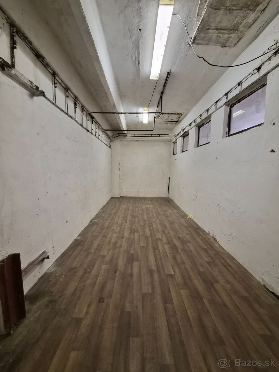 Skladovo/výrobná hala - 13