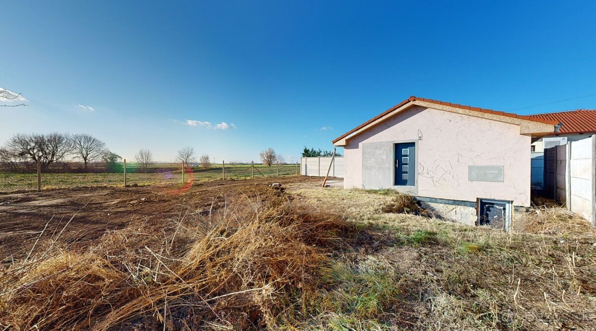 Stavebný pozemok so stavebným povolením s 2 - izbovým rodinn - 13