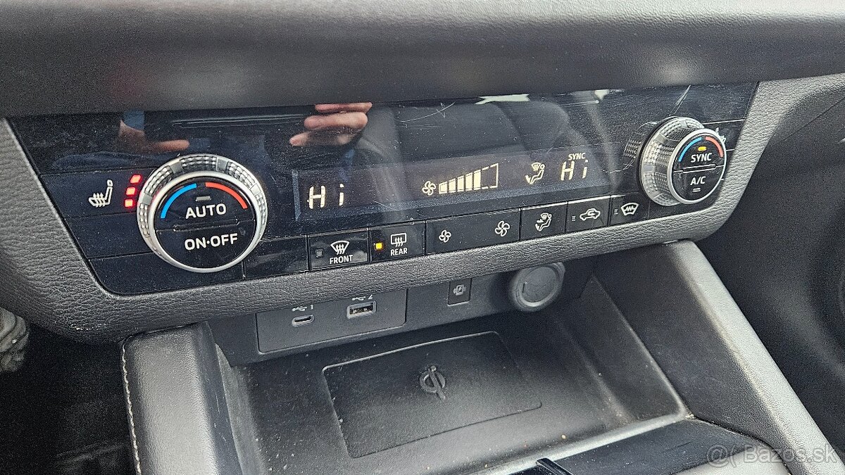 Mitsubishi Outlander 2,4i Intense AT - 13