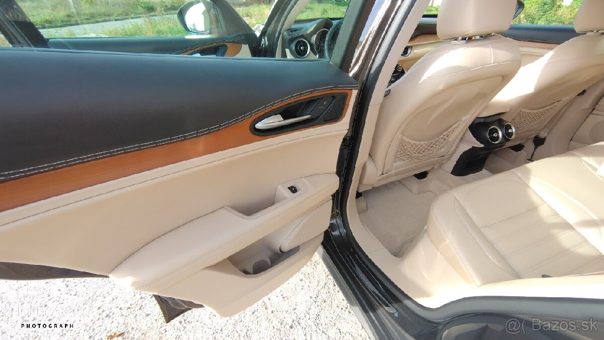 Alfa Romeo Stelvio lusso - 13