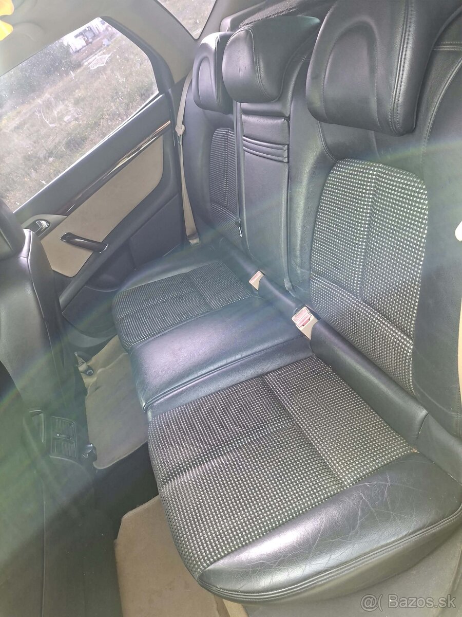 Peugeot 407 SW 2.0 HDI - 13