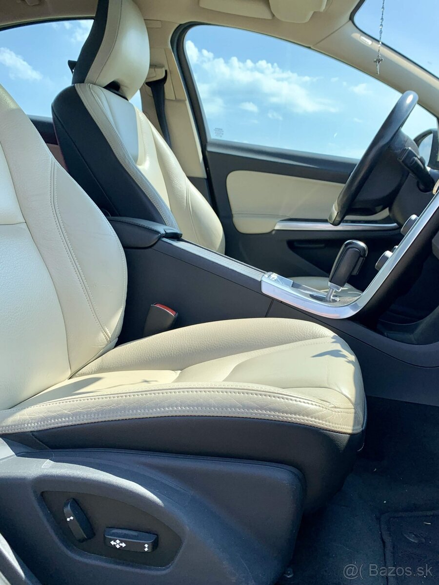 Volvo S60 T5 Summum Powershift - 13