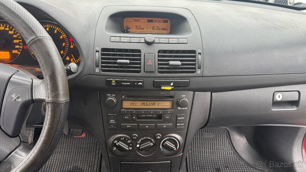 Toyota Avensis 1.6 - 13