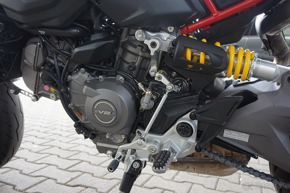 Ducati Hypermotard V2 RED - 13