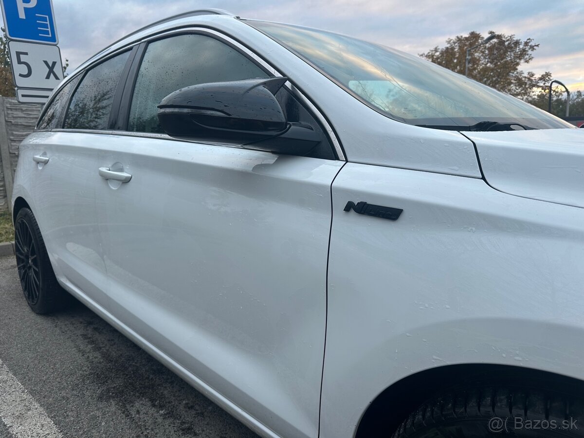 Hyundai i30 CW AUTOMAT 1.6 CRDi 85kw Family SR vozidlo - 13