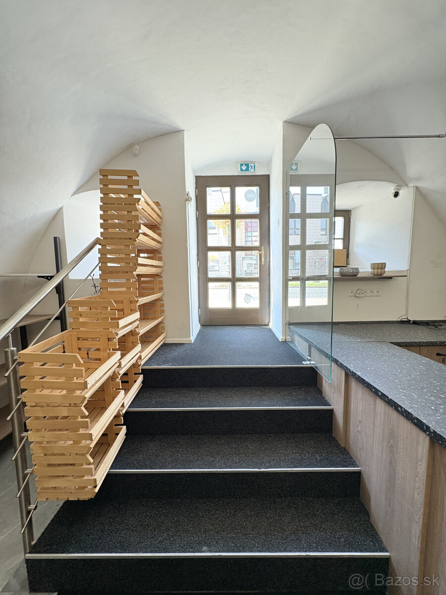 PREDAJ historického priestoru v srdci Trnavy - 13