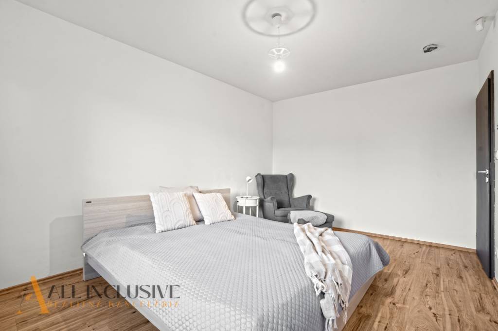 ALL INCLUSIVE | NA PREDAJ 4-IZBOVÝ RODINNÝ DOM V TOMÁŠIKOVE - 13