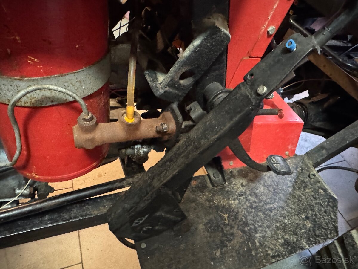 Malotraktor Škoda Taz 1500 - 13