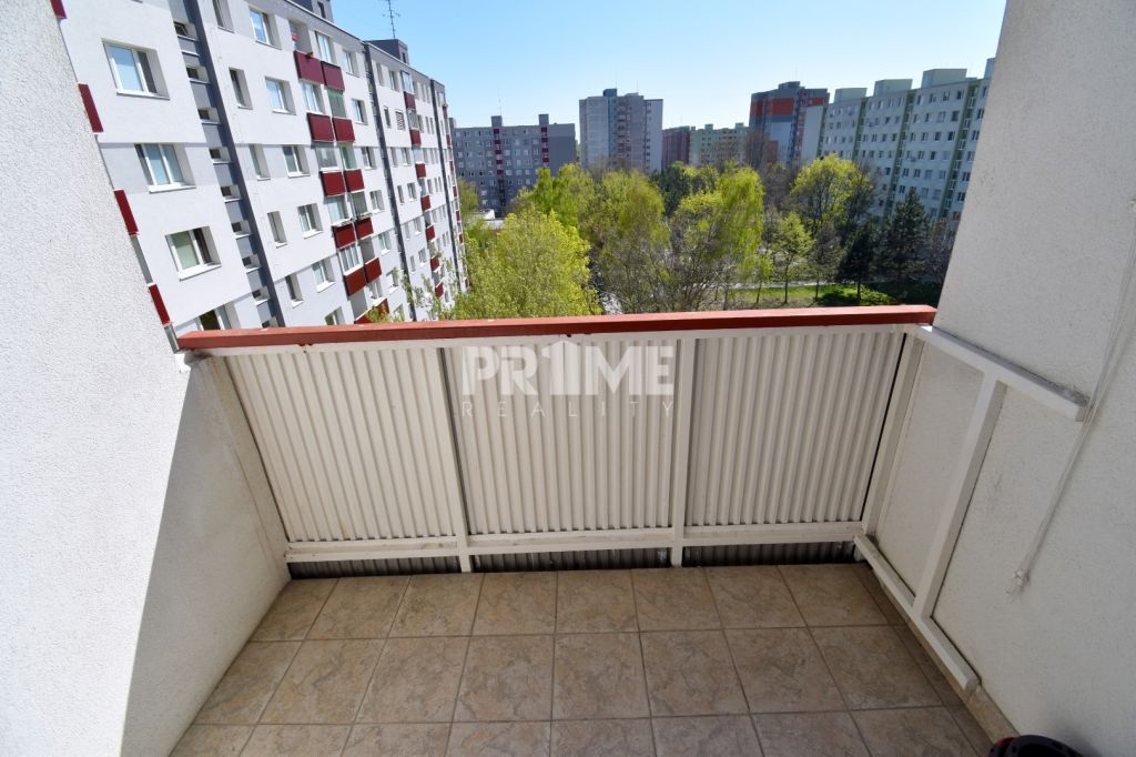 Pekný 3i byt, LOGGIA, REKONŠTRUKCIA, Farského ulica, Petržal – foto 8