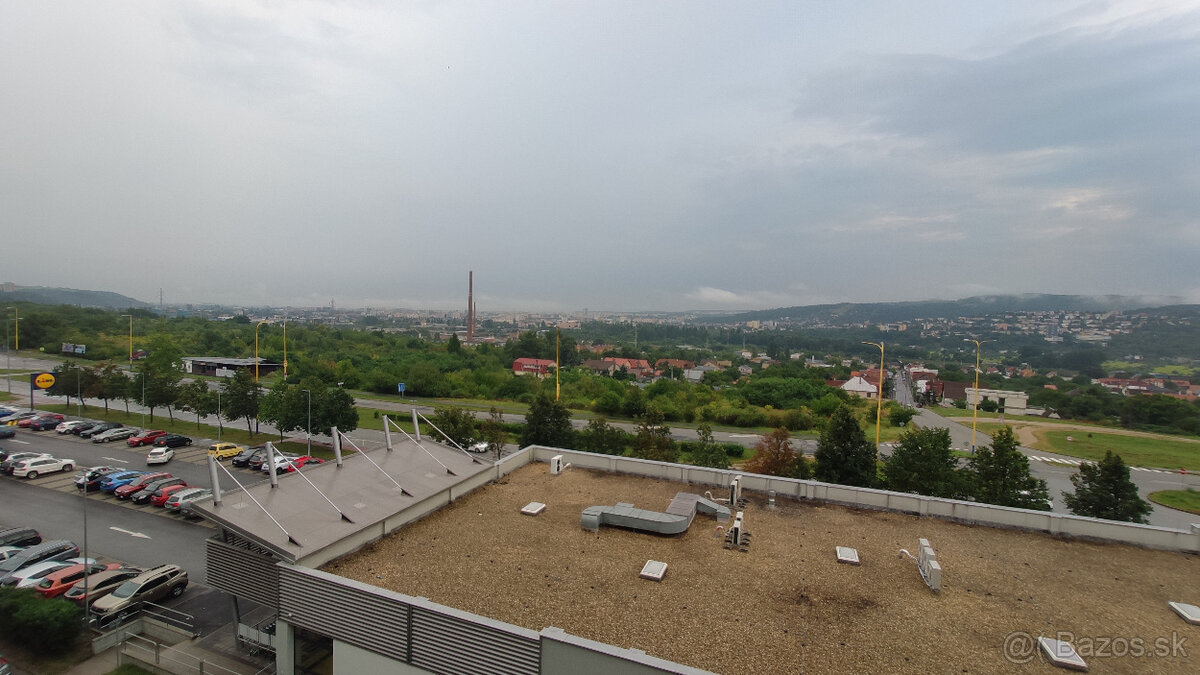 Prenajom 3-izboveho bytu - 13