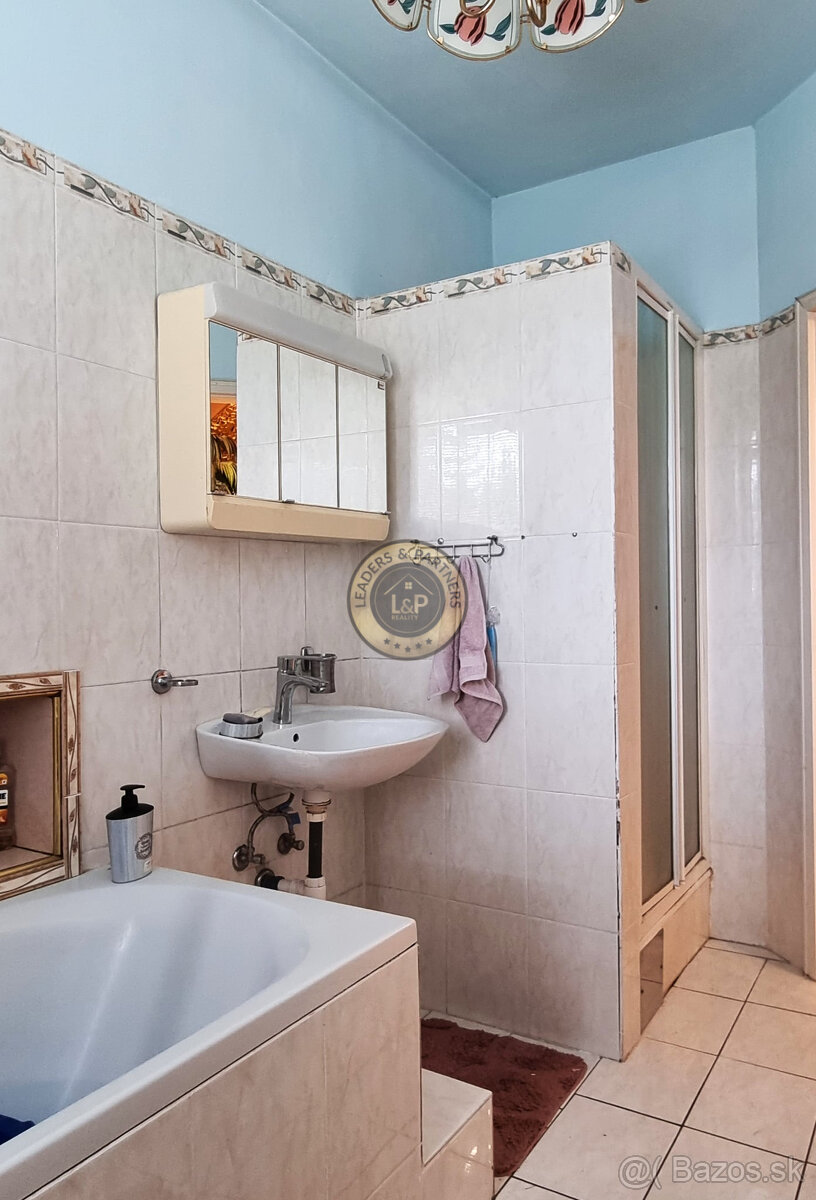 PREDAJ rodinný dom s tenisovým kurtom Levél - 13