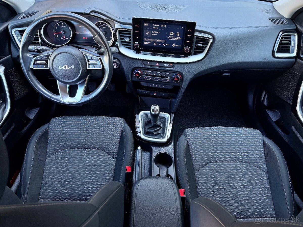 Kia CEED SW 1,5 T-GDi MT6 GOLD PLUS - 13