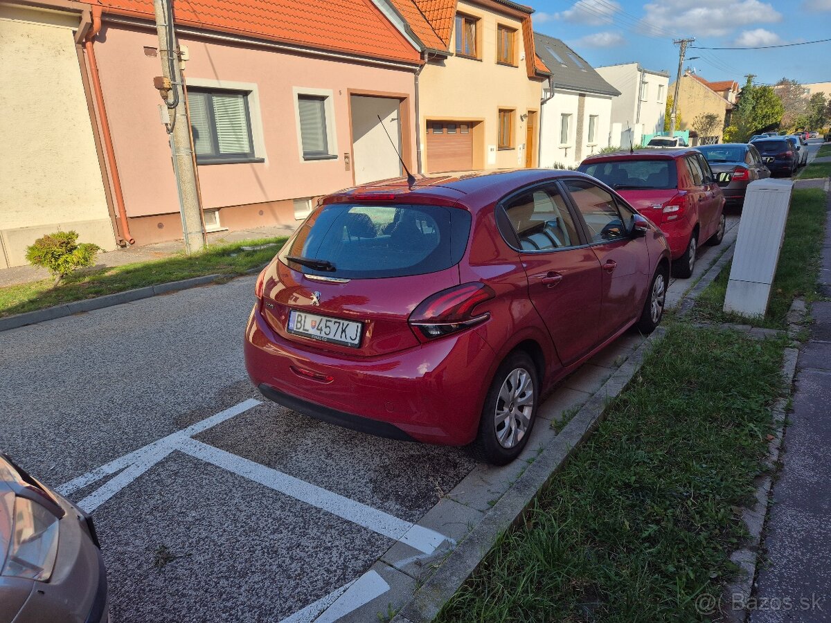 Peugeot 208 - 13