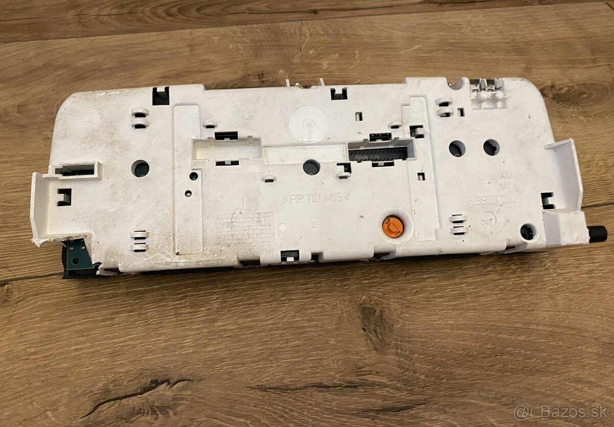 Prístrojová doska na VW PASSAT B4 variant - 13