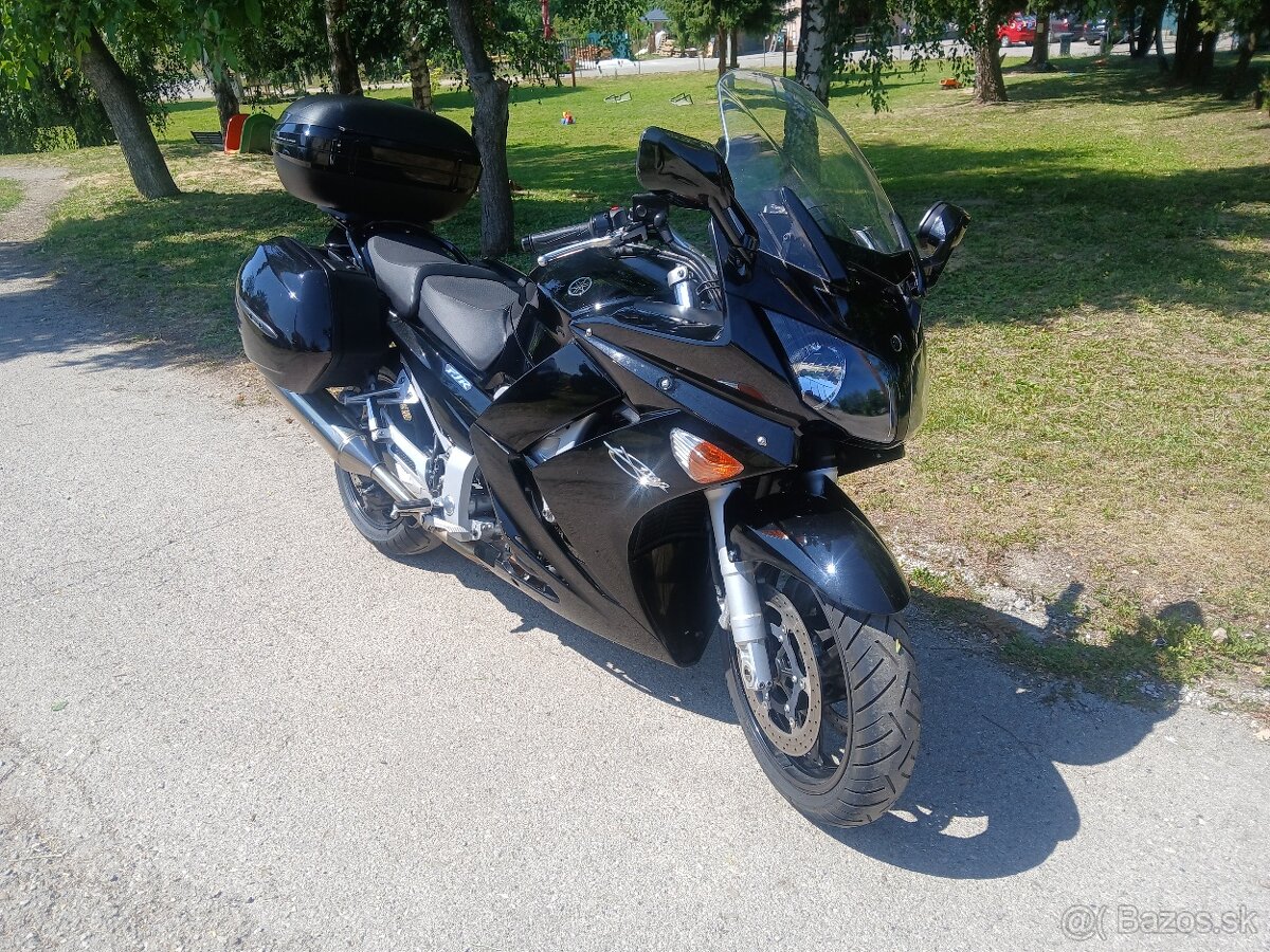 Yamaha FJR 1300 - 13