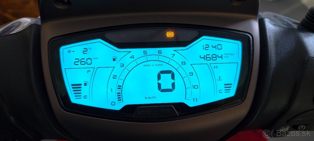 Piaggio Medley 150 - 13