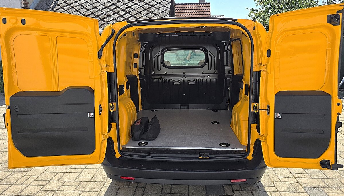 Fiat Dobló Cargo 1.4 T-Jet Base - 13