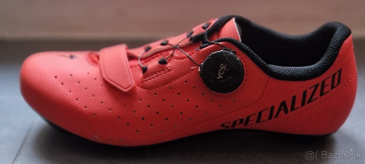 Adidas a Spezialized - 13