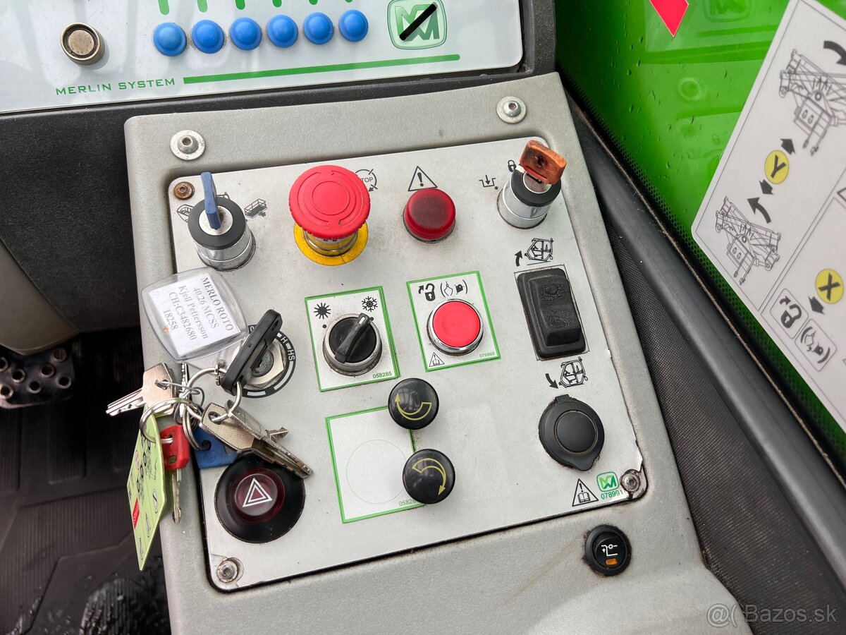 Merlo ROTO 40.26 MCSS – 2014 – ovladač + příslušenství - 13