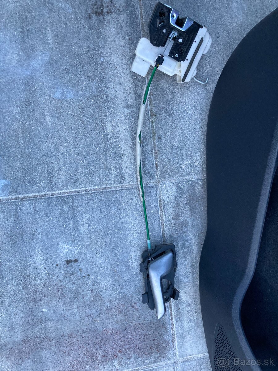 Kia rio 2012 - Interierové komponenty a časti. - 13