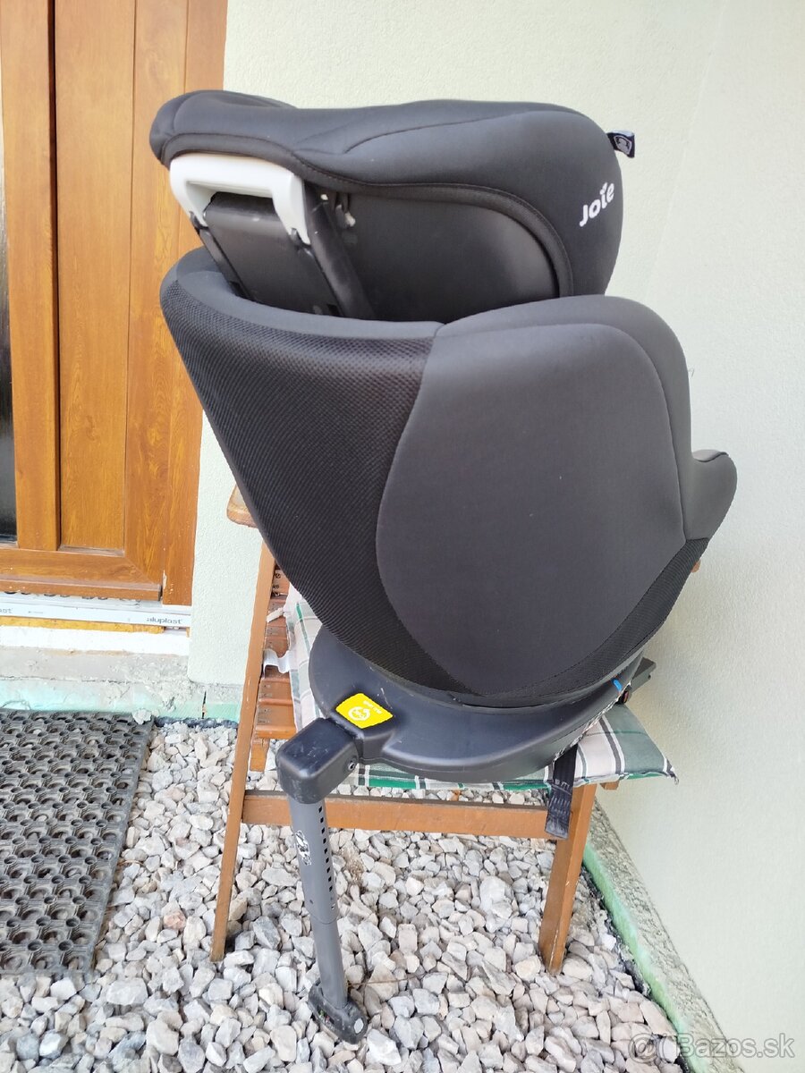Autosedacka Joie spin 360 v takej čierno-šedej farbe - 13