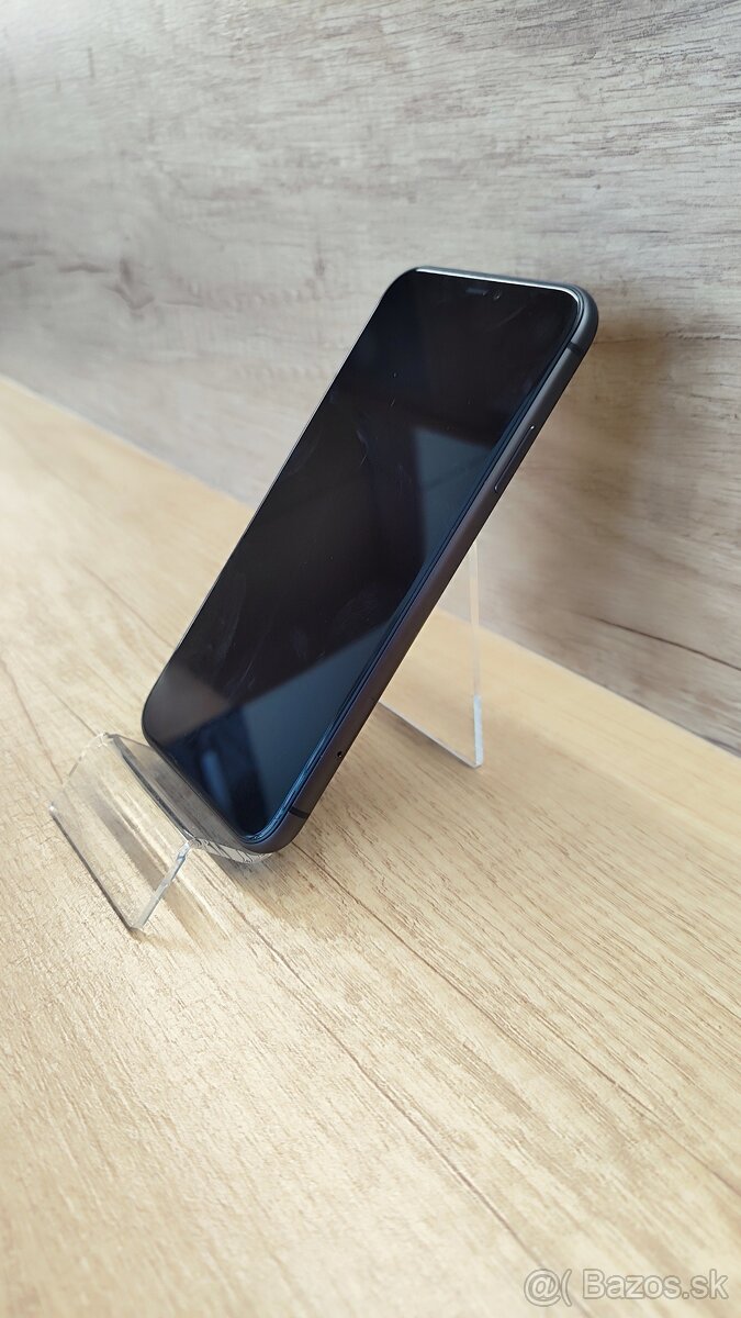 iPhone 11 black - záruka + nová nabíjačka - 13