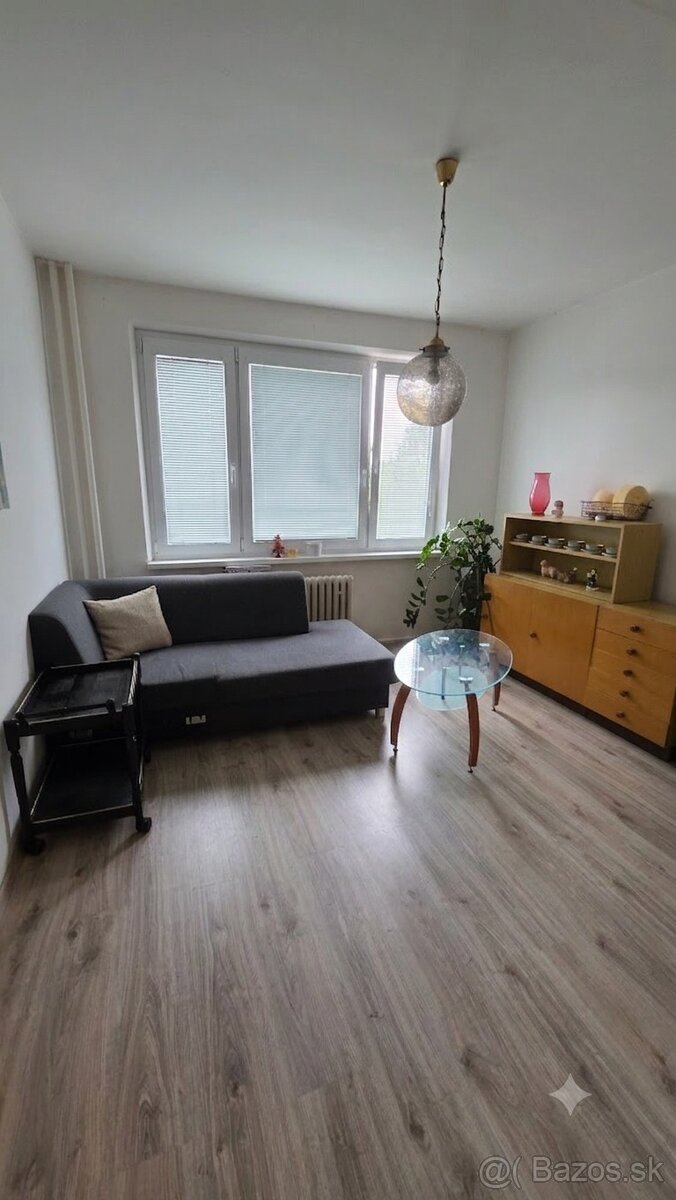 Prenájom 3,5 izbový byt s balkónom ČÍNSKY MÚR PRIEVIDZA - 13