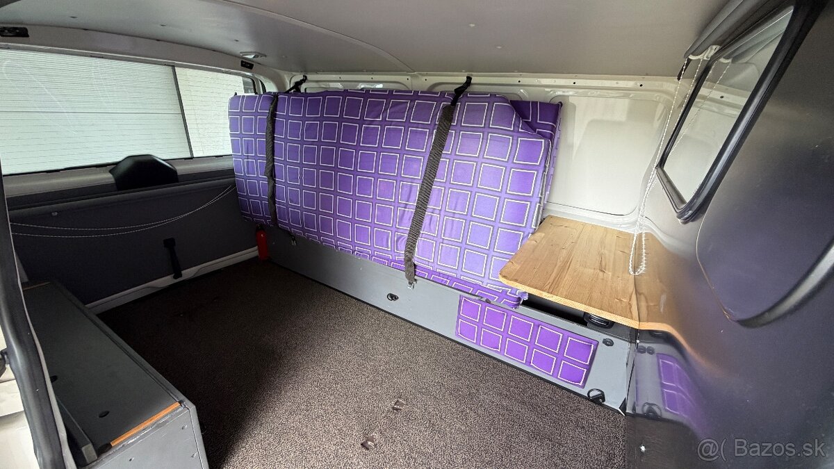Volkswagen Transporter T5 1,9TDi - 13