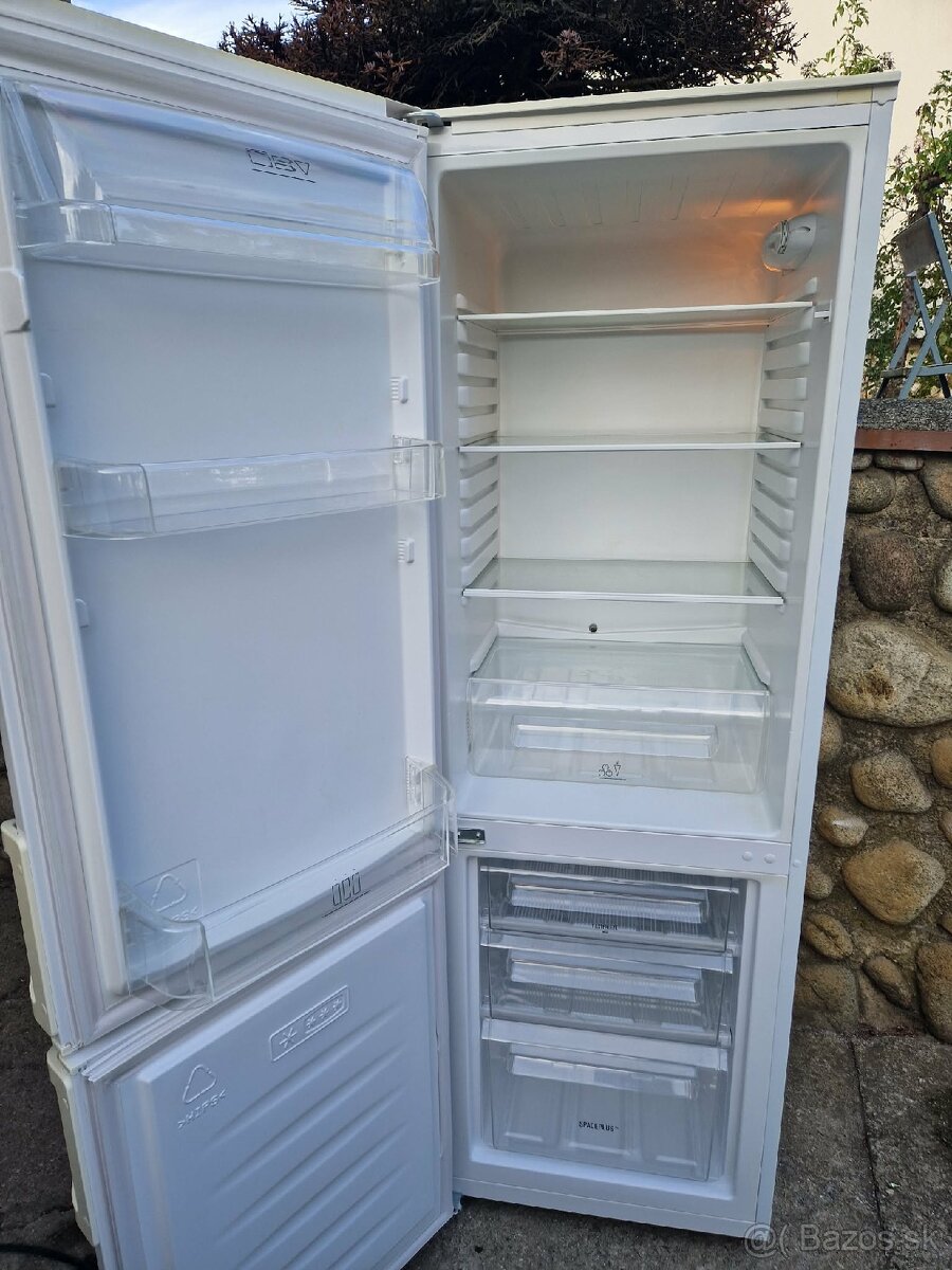 Electrolux chladnička s mrazničkou dole - 13