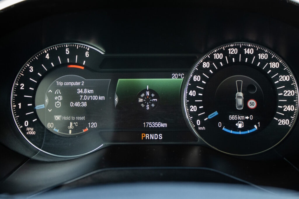 Ford Edge 2.0 TDCI Bi-Turbo 154,5kW (2016) - 13