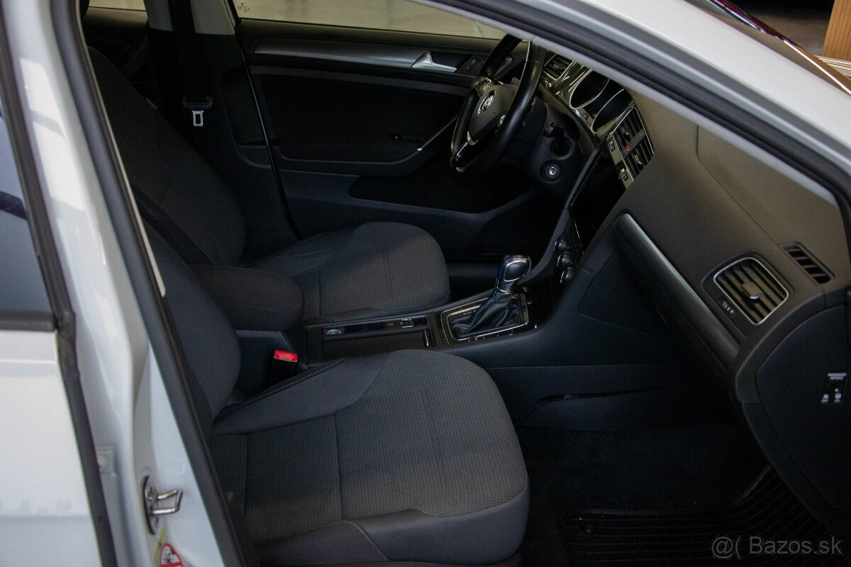 Volkswagen e-Golf - 13