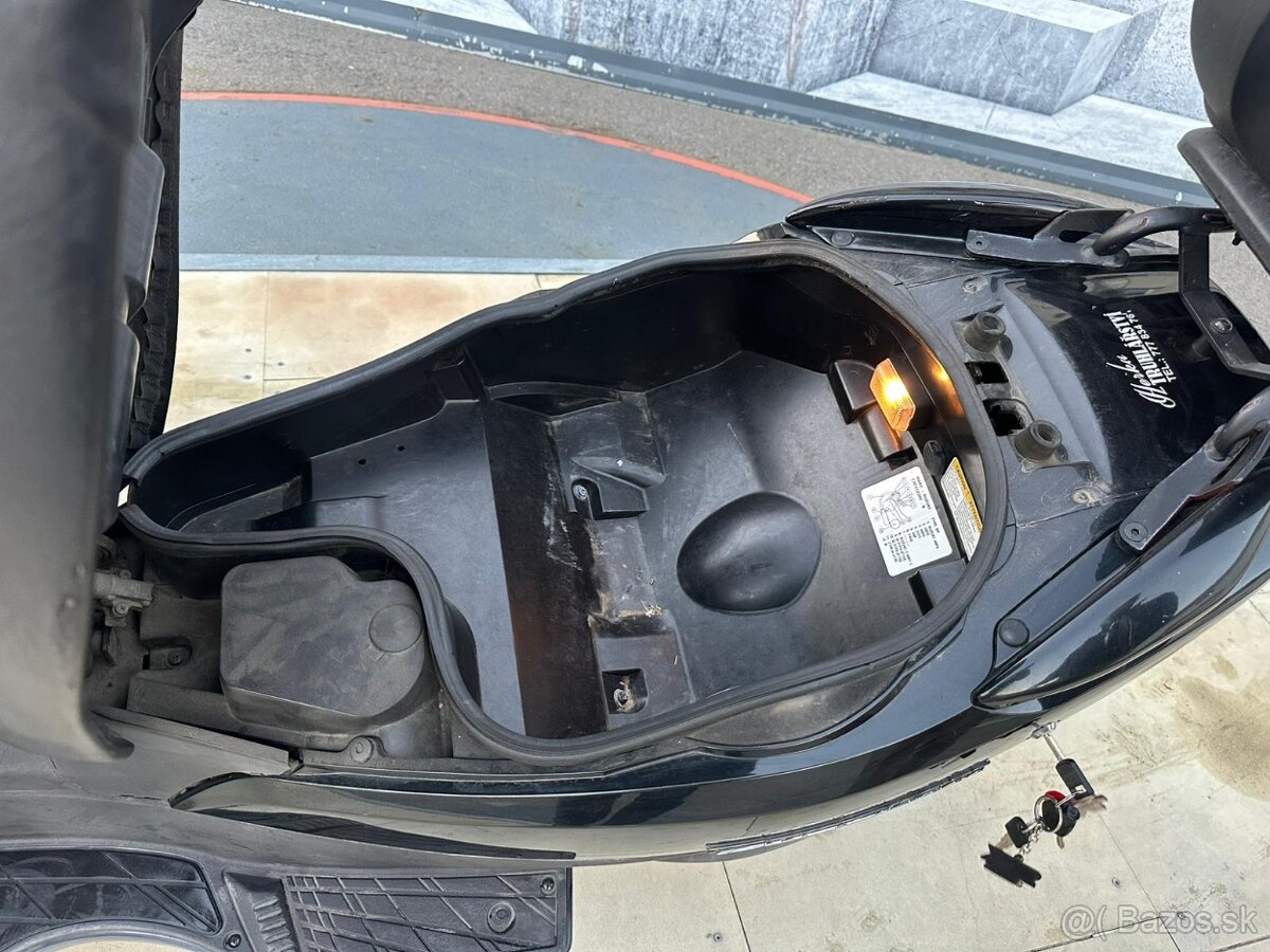 Suzuki Burgman 125 - 13