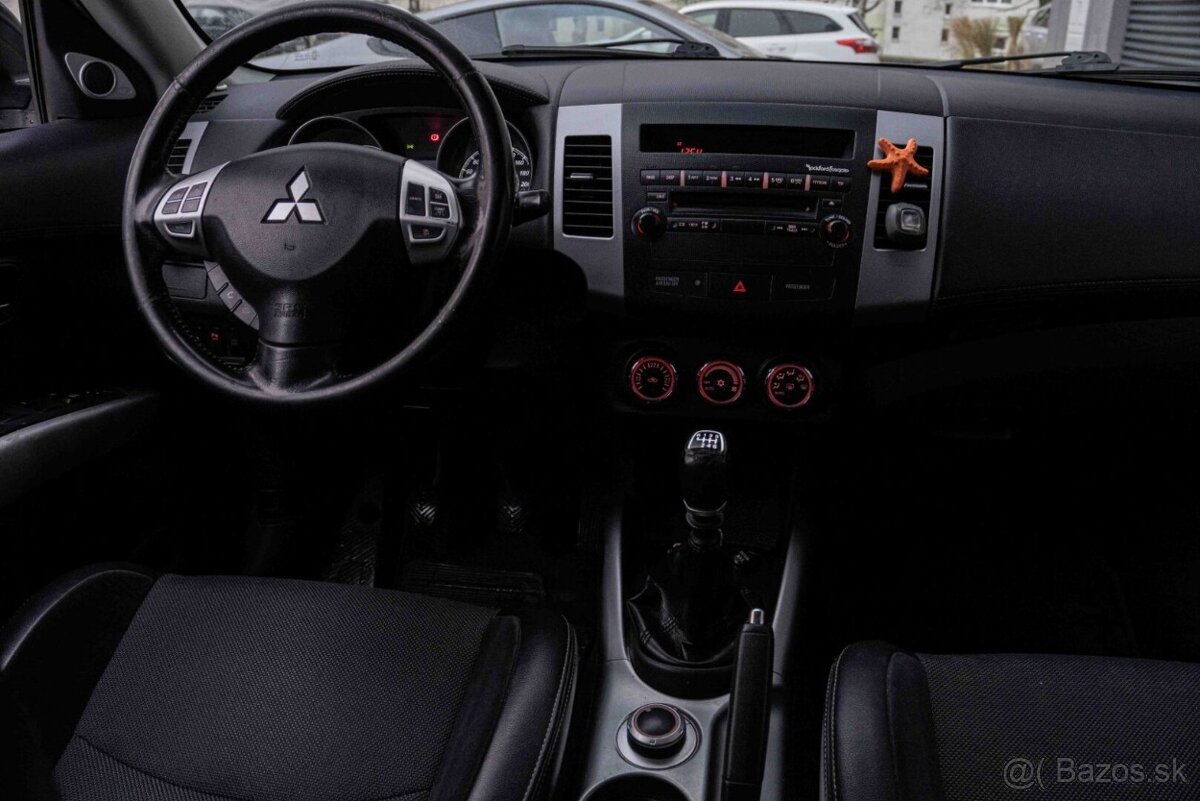 Mitsubishi Outlander 2.2 DI-D - 13