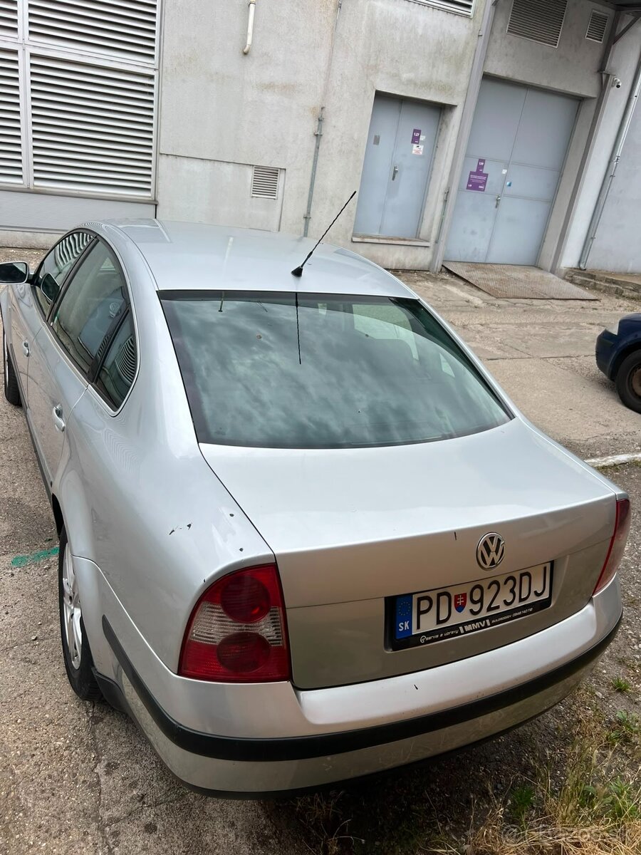 Volkswagen Passat 1,9 TDI 2003 r.v - 13