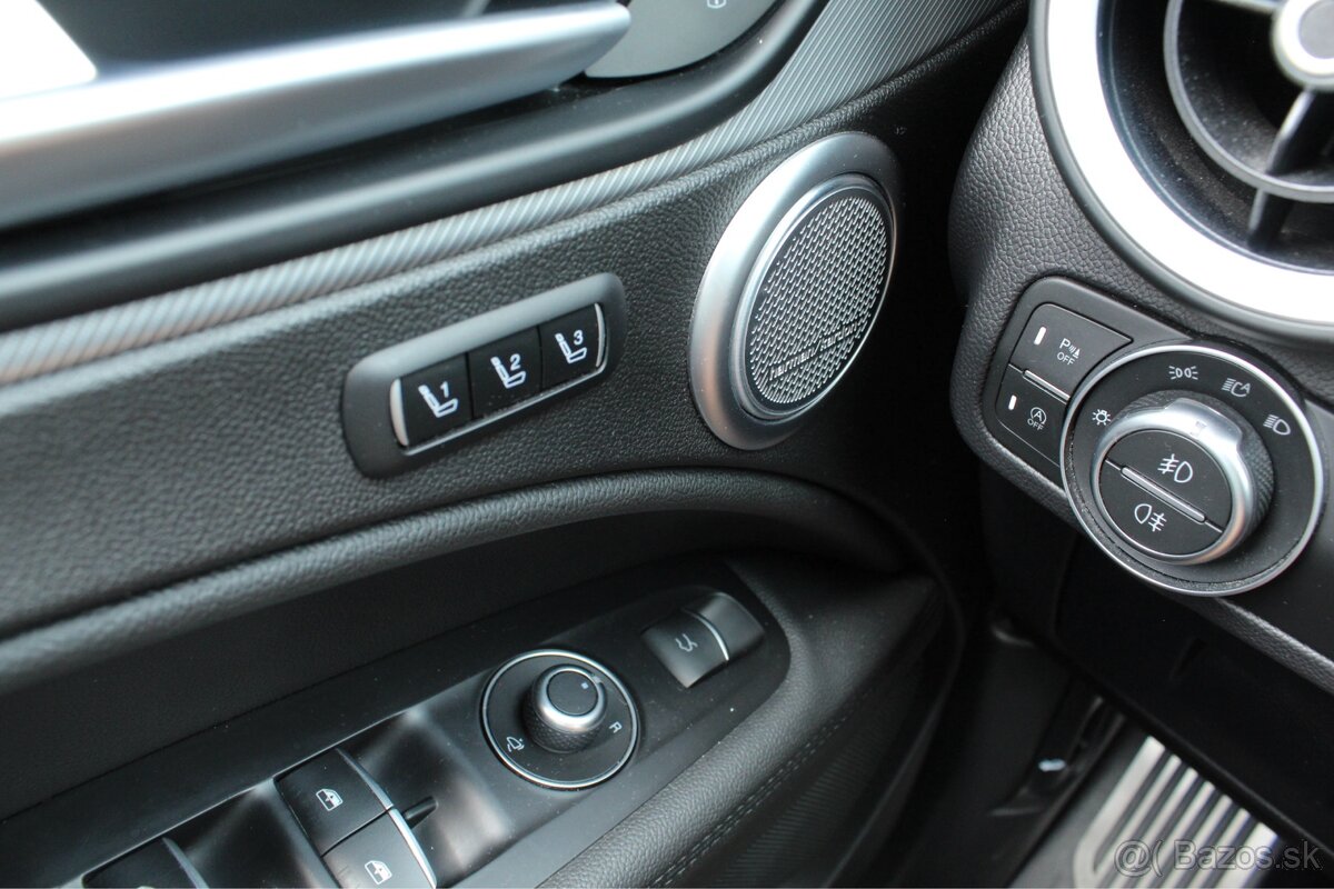 Alfa Romeo Stelvio Sprint - 13