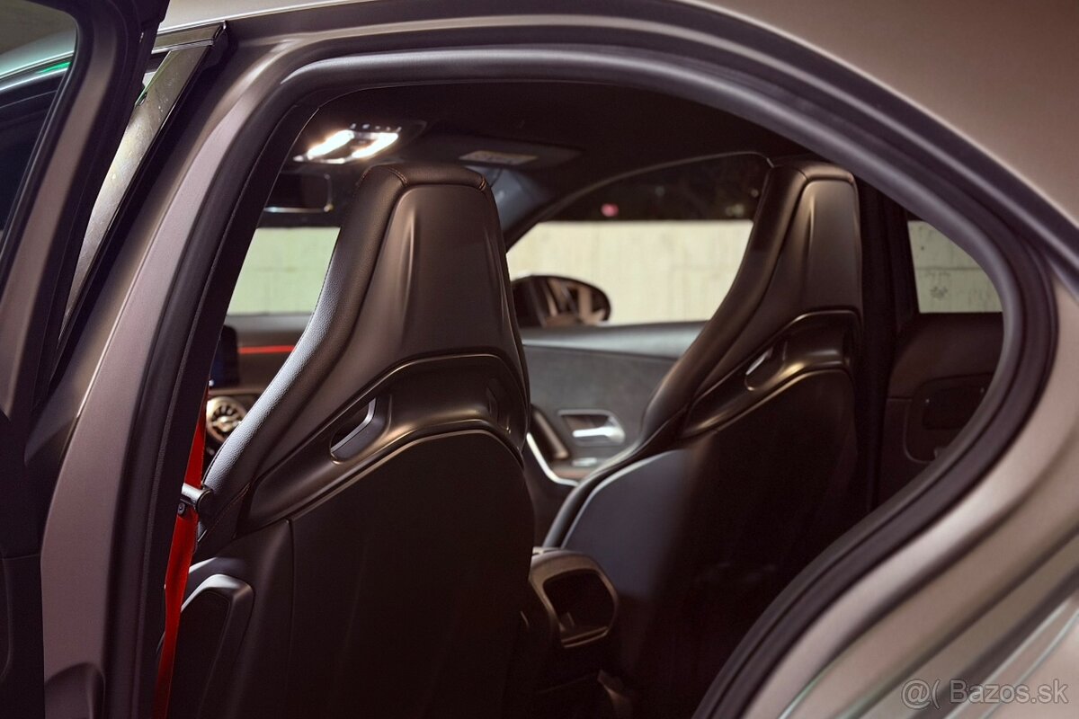 Mercedes-Benz A35 4Matic AMG Performance - 13