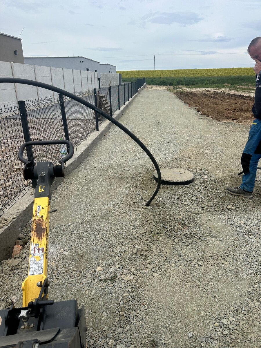 Ponúkame výkopové a zemné práce Autodoprava - 13