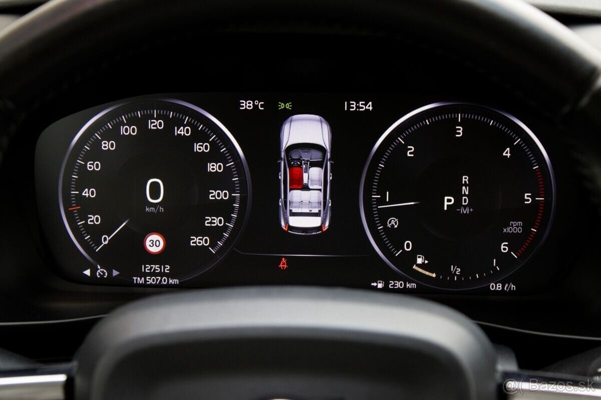 Volvo XC40 Momentum 4x4 / DPH - 13