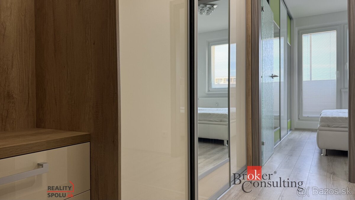 PRENÁNAJOM, 2-izbový byt s dvomi balkónmi a vlastným parkova - 13