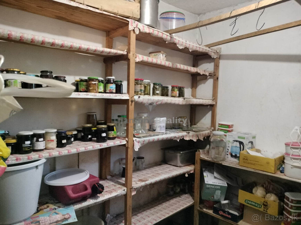 Na predaj veľký 3 izbový tehlový byt na Solivare s vlastným - 13