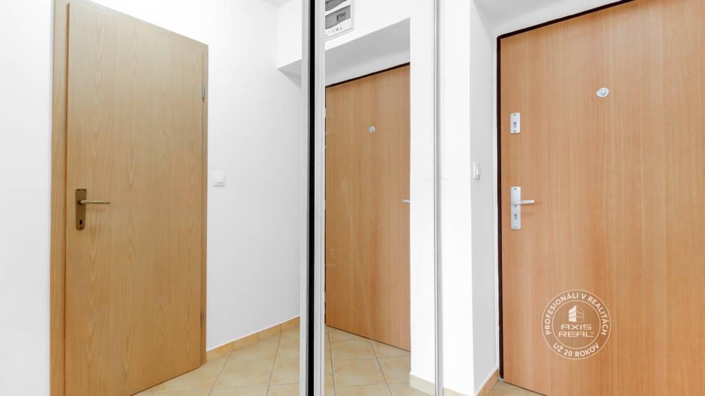 AXIS REAL | Slnečný 2i byt vo výbornej lokalite - nová kuchy - 13