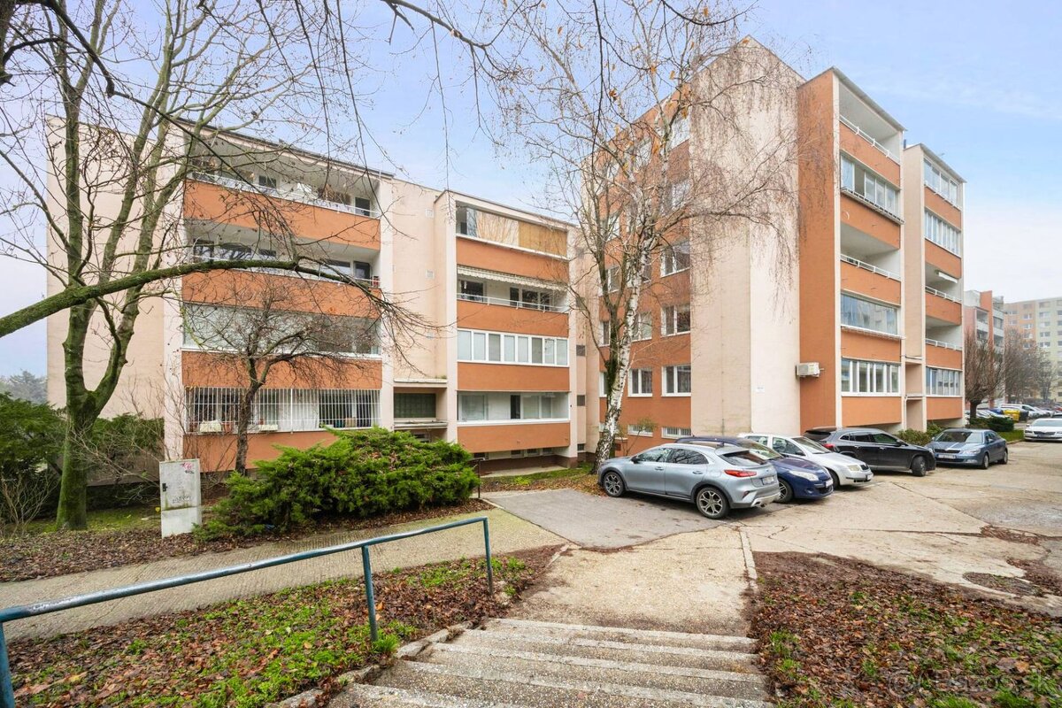 NOVOZKONŠTRUOVANÝ 2 izbový byt na prenájom za 530,- Eur, KAR - 13