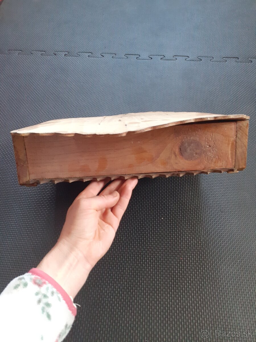 Ľudové drevené police - Podpoľanie - 13