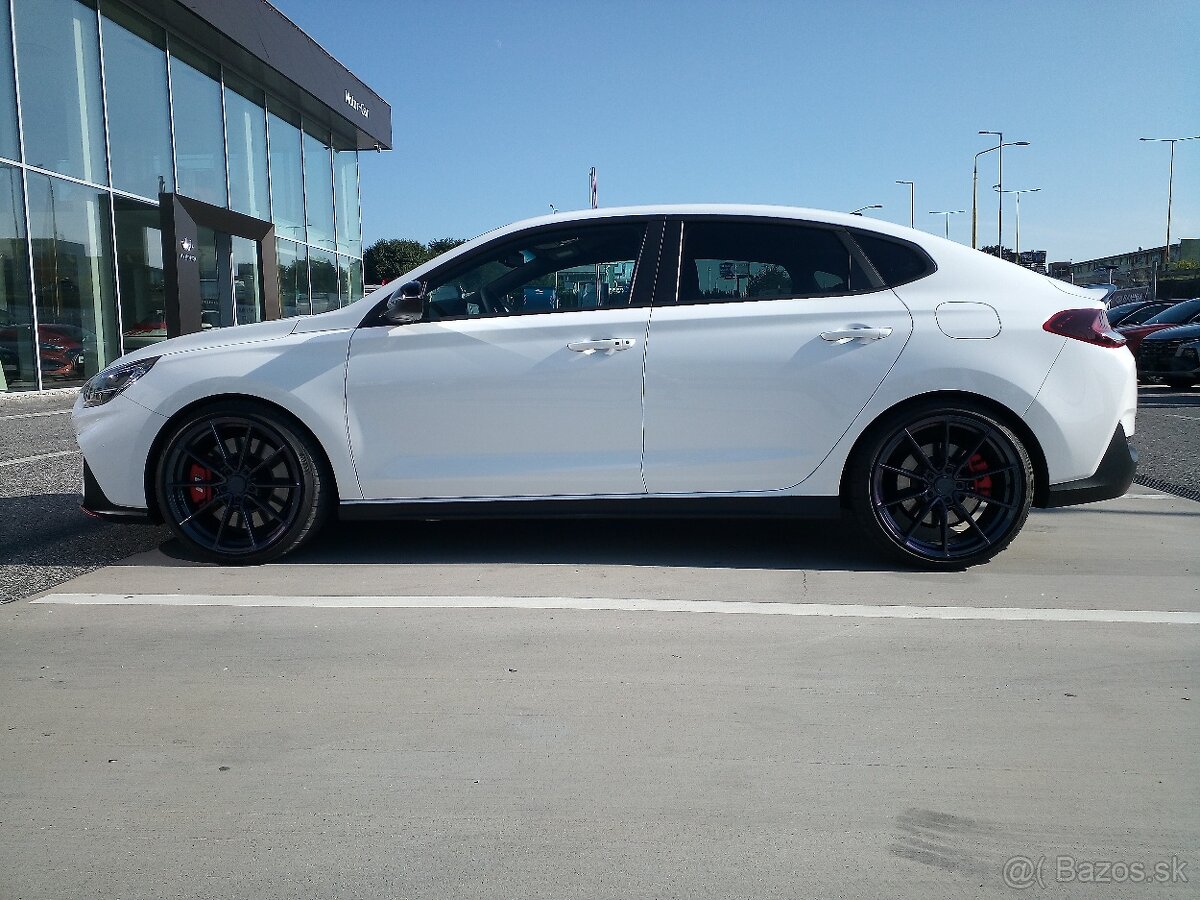 Hyundai i30N Fastback - 13