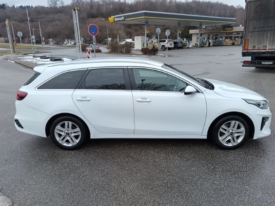 Predám Kia Ceed Kombi 2021 - 13