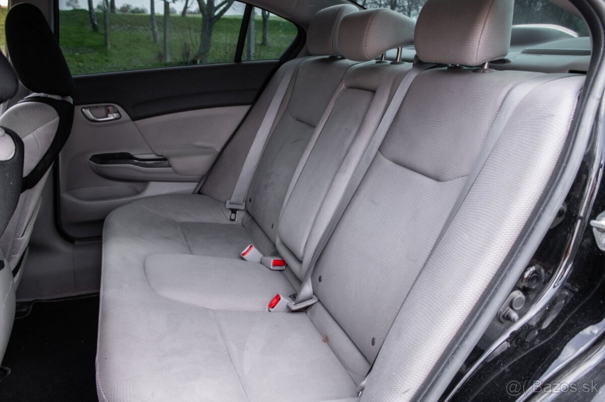 Honda Civic 1.8 i-VTEC, 104kW, M6 - 13