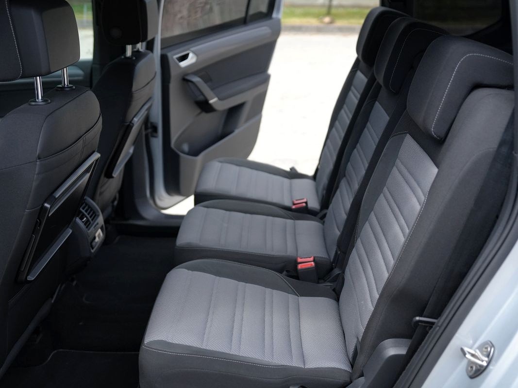 VW Touran 2.0TDI Highline R-Line DSG - 13