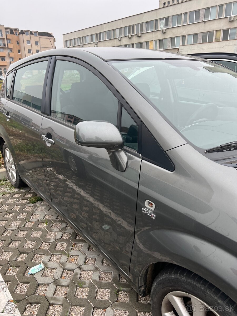 Toyota Corolla Verso 2.0 D-4D (7 miest) - 13