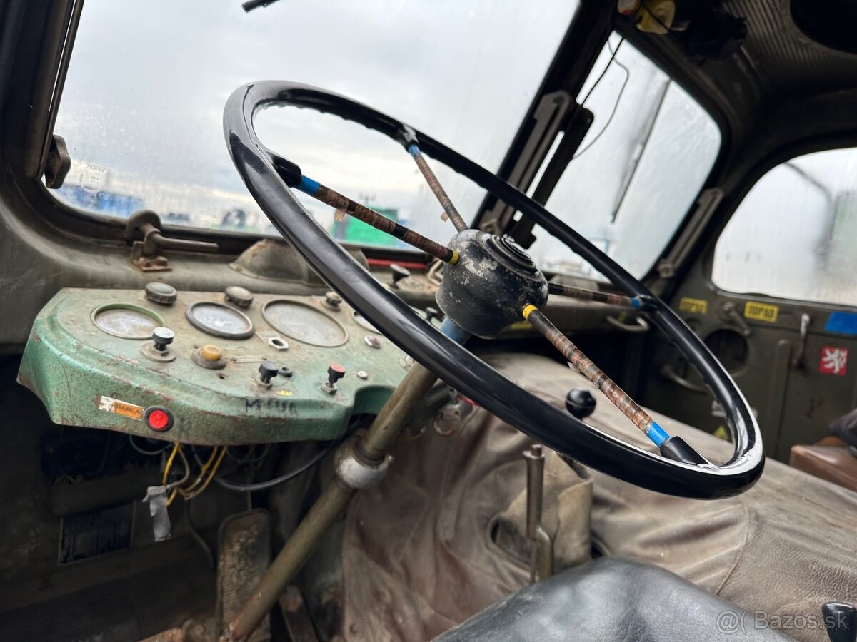 PRAGA V3S 6X6 1994 VIN 446 - 13